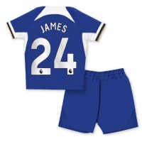 Chelsea Reece James #24 Hemmatröja Barn 2023-24 Kortärmad (+ Korta byxor)